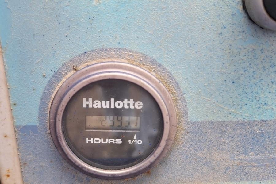 Haulotte H12SXL Diesel, 4x4 Drive, 12m Working Height, 700k - رافعة هيدروليكية مقصية: صورة 5 Haulotte H12SXL Diesel, 4x4 Drive, 12m Working Height, 700k - رافعة هيدروليكية مقصية: صورة 5