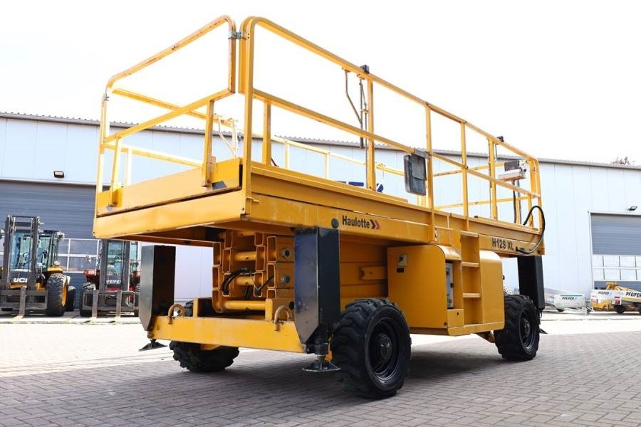 Haulotte H12SXL Diesel, 4x4 Drive, 12m Working Height, 700k - رافعة هيدروليكية مقصية: صورة 2 Haulotte H12SXL Diesel, 4x4 Drive, 12m Working Height, 700k - رافعة هيدروليكية مقصية: صورة 2