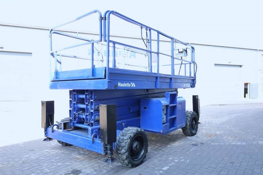 Haulotte H15SX Diesel, 4x4 Drive 15 Working Height, 500kg C - رافعة هيدروليكية مقصية: صورة 2 Haulotte H15SX Diesel, 4x4 Drive 15 Working Height, 500kg C - رافعة هيدروليكية مقصية: صورة 2