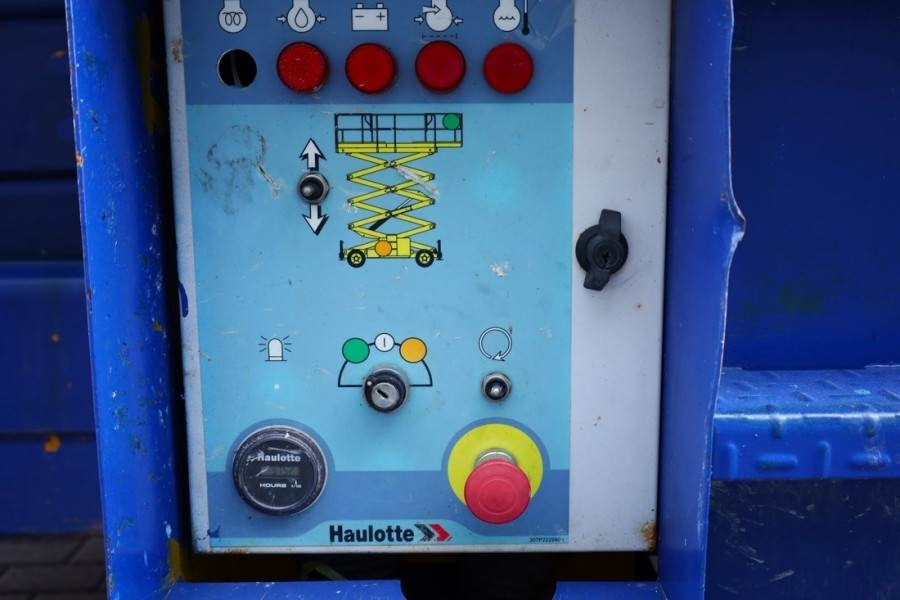 Haulotte H15SX Diesel, 4x4 Drive 15 Working Height, 500kg C - رافعة هيدروليكية مقصية: صورة 4 Haulotte H15SX Diesel, 4x4 Drive 15 Working Height, 500kg C - رافعة هيدروليكية مقصية: صورة 4