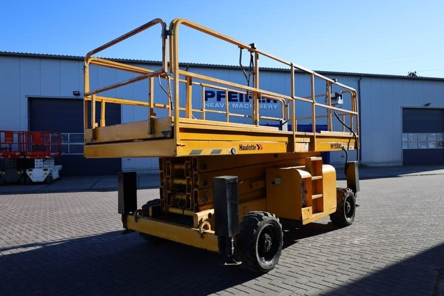 Haulotte H15SXL Diesel, 4x4 Drive, 15m Working Height, 500k - رافعة هيدروليكية مقصية: صورة 2 Haulotte H15SXL Diesel, 4x4 Drive, 15m Working Height, 500k - رافعة هيدروليكية مقصية: صورة 2