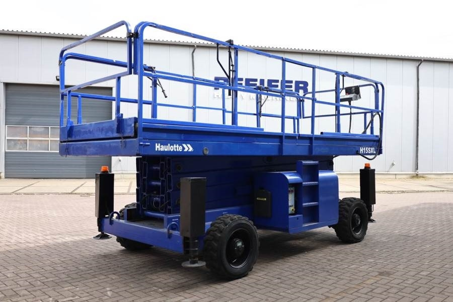 Haulotte H15SXL Diesel, 4x4 Drive, 15m Working Height, 500k - رافعة هيدروليكية مقصية: صورة 2 Haulotte H15SXL Diesel, 4x4 Drive, 15m Working Height, 500k - رافعة هيدروليكية مقصية: صورة 2