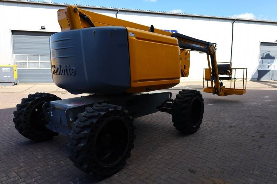 Haulotte HA20RTJ Pro Diesel, 20.6 m Working Height, 12.2 m - شاحنة ذراع مفصلي: صورة 2 Haulotte HA20RTJ Pro Diesel, 20.6 m Working Height, 12.2 m - شاحنة ذراع مفصلي: صورة 2