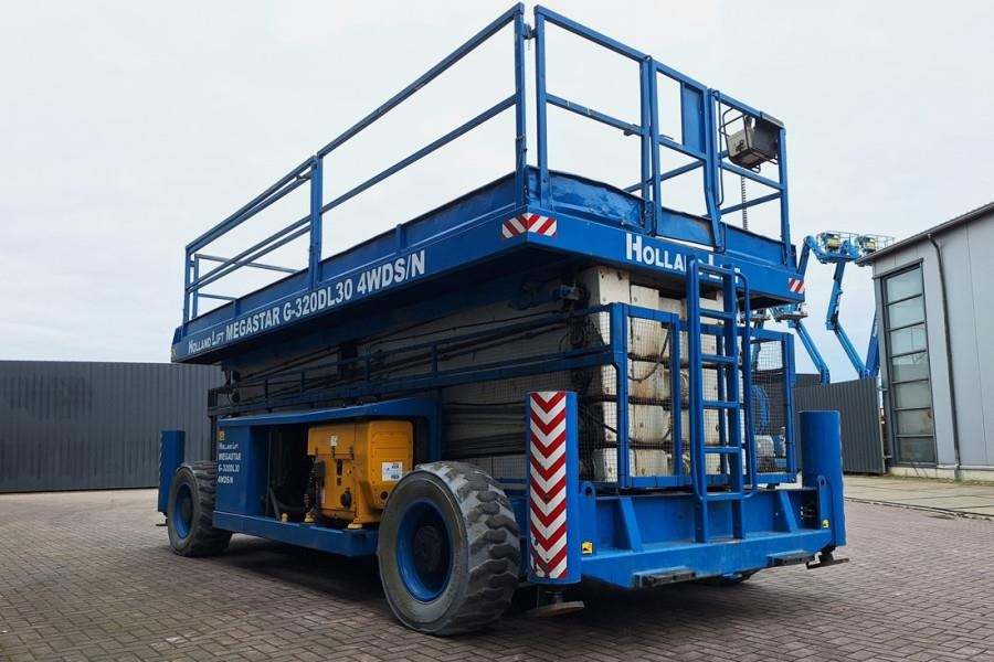 رافعة هيدروليكية مقصية Holland Lift Megastar G320DL30 4WDS/N Diesel, 4x4x4 Drive, 34m: صورة 7