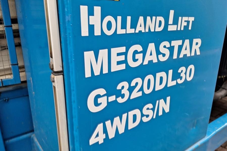 رافعة هيدروليكية مقصية Holland Lift Megastar G320DL30 4WDS/N Diesel, 4x4x4 Drive, 34m: صورة 10
