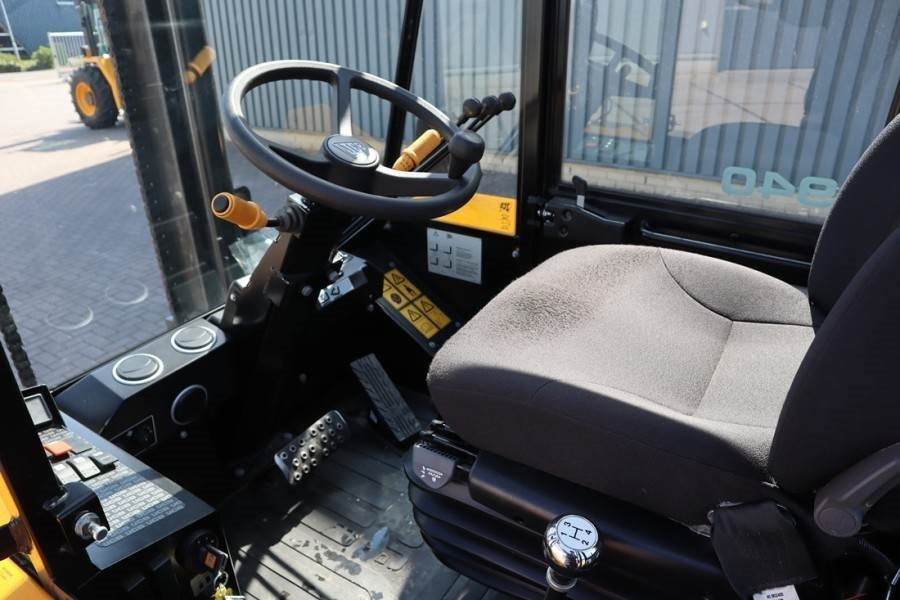 JCB 940-4 T4 Valid inspection, *Guarantee! Diesel, 4x4 - رافعة شوكية للأرض الوعرة: صورة 3 JCB 940-4 T4 Valid inspection, *Guarantee! Diesel, 4x4 - رافعة شوكية للأرض الوعرة: صورة 3