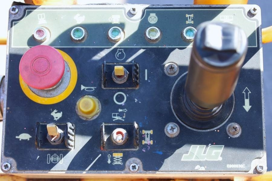 JLG 210-25 Diesel, 4x4 Drive, 23m Working Height, 1000 - رافعة هيدروليكية مقصية: صورة 4 JLG 210-25 Diesel, 4x4 Drive, 23m Working Height, 1000 - رافعة هيدروليكية مقصية: صورة 4