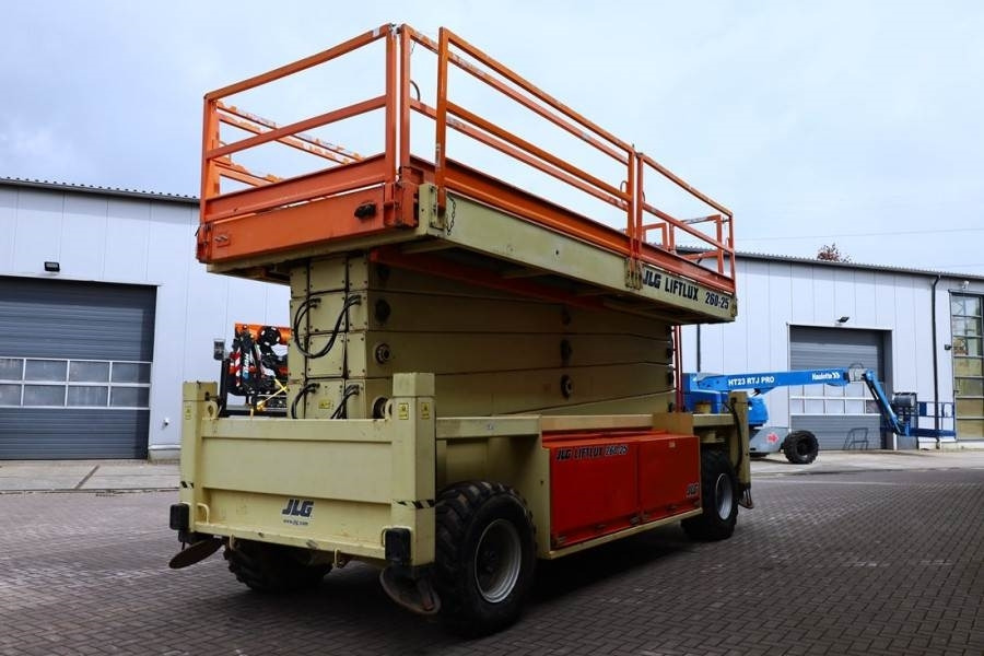 JLG 260-25 Diesel, 4x4 Drive, 9.80m Hydraulic Deck Ext - رافعة هيدروليكية مقصية: صورة 2 JLG 260-25 Diesel, 4x4 Drive, 9.80m Hydraulic Deck Ext - رافعة هيدروليكية مقصية: صورة 2