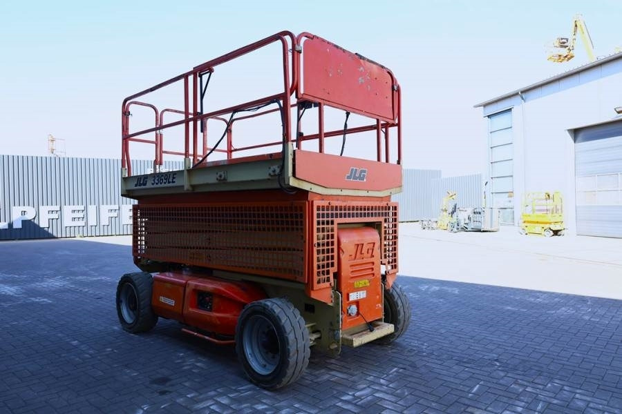 رافعة هيدروليكية مقصية JLG 3369LE Electric, 12m Working Height, 450kg Capacit: صورة 7