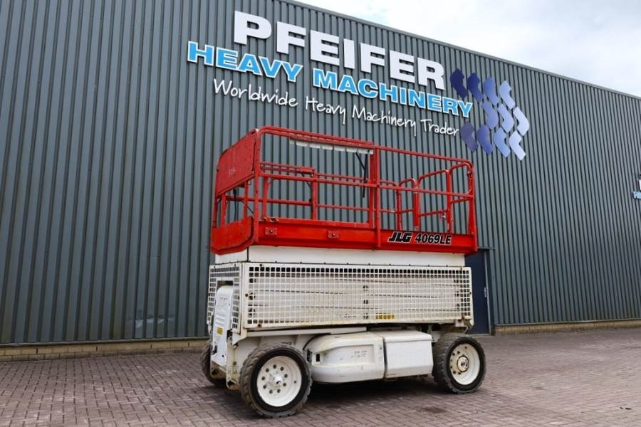 JLG 4069LE Electric, 14.2m Working Height, 360kg Capac - رافعة هيدروليكية مقصية: صورة 1 JLG 4069LE Electric, 14.2m Working Height, 360kg Capac - رافعة هيدروليكية مقصية: صورة 1