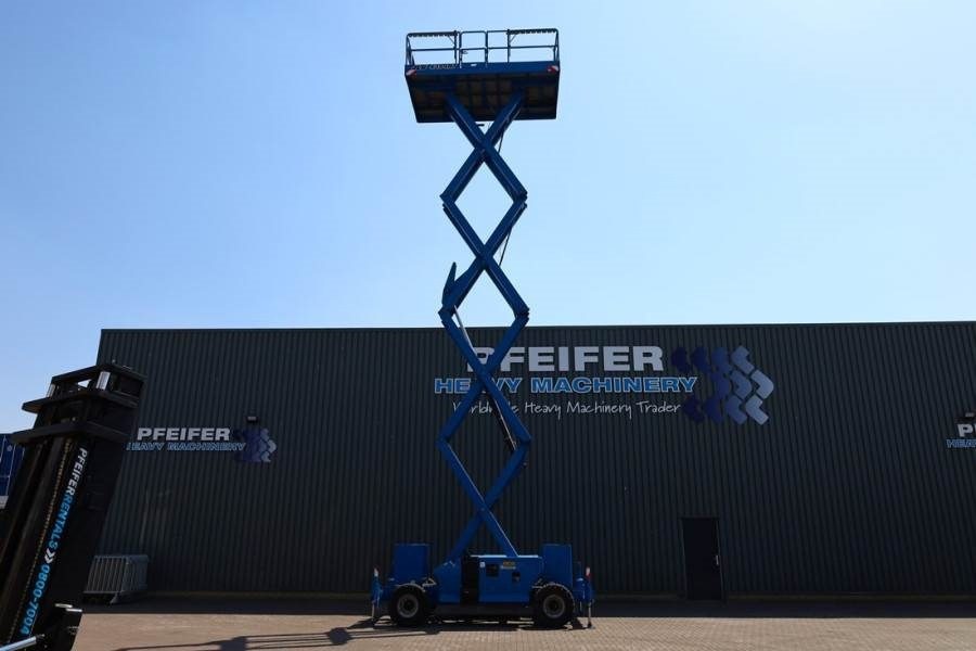 JLG 4394RT Diesel, 4x4 Drive, 15.1m Working Height, 56 - رافعة هيدروليكية مقصية: صورة 3 JLG 4394RT Diesel, 4x4 Drive, 15.1m Working Height, 56 - رافعة هيدروليكية مقصية: صورة 3