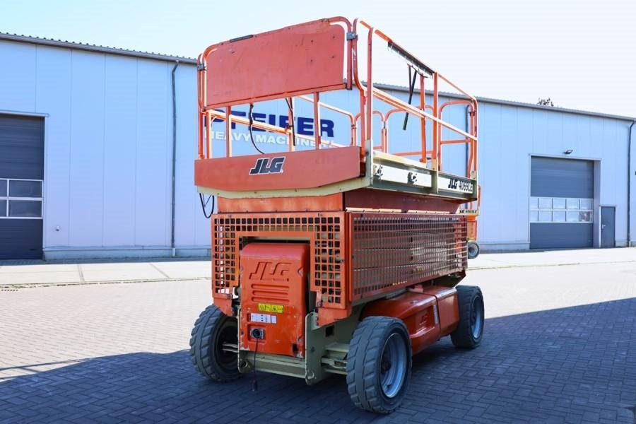 JLG M4069 Hybrid, 14.2m Working Height, 360kg Capacity - رافعة هيدروليكية مقصية: صورة 2 JLG M4069 Hybrid, 14.2m Working Height, 360kg Capacity - رافعة هيدروليكية مقصية: صورة 2