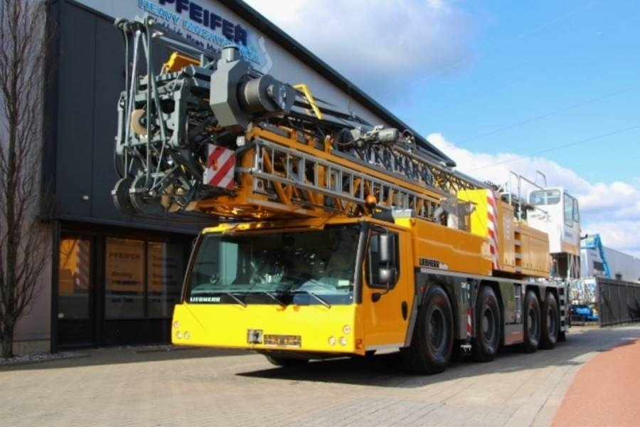 Liebherr MK88 Plus Valid Inspection, 45 m Flight, 8t Cap, P - رافعة برجية: صورة 1 Liebherr MK88 Plus Valid Inspection, 45 m Flight, 8t Cap, P - رافعة برجية: صورة 1