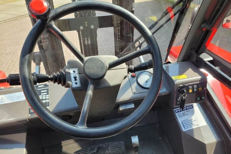 Manitou M30-4 Valid Inspection, *Guarantee, Diesel, 4x4 Dr - رافعة شوكية للأرض الوعرة: صورة 4 Manitou M30-4 Valid Inspection, *Guarantee, Diesel, 4x4 Dr - رافعة شوكية للأرض الوعرة: صورة 4