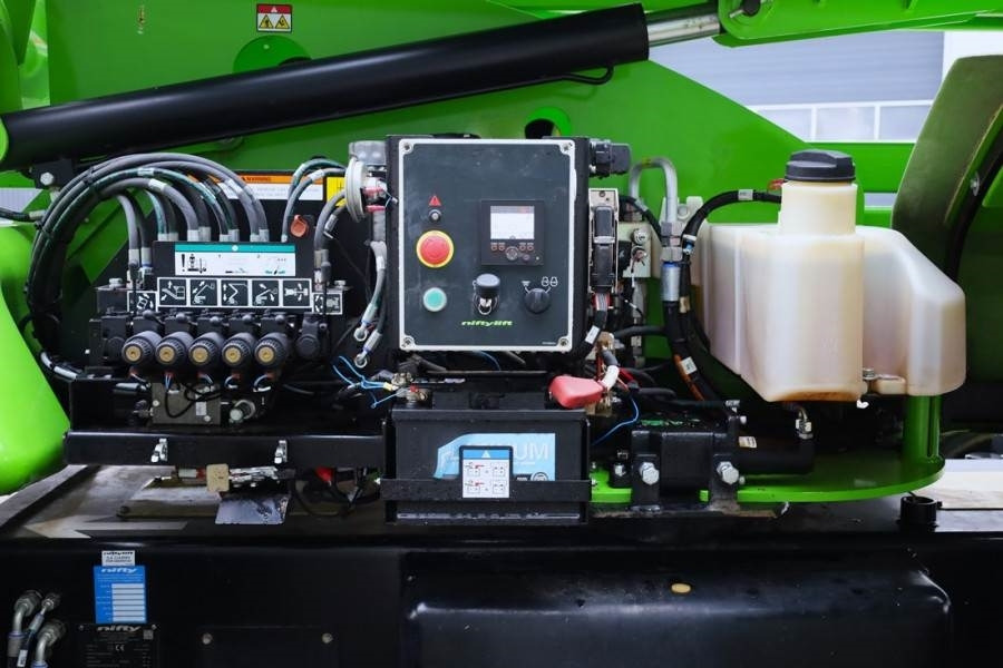 Niftylift HR21D 4x4 MK2 Diesel, 4x4 Drive, 21m Working Heigh - شاحنة ذراع مفصلي: صورة 5 Niftylift HR21D 4x4 MK2 Diesel, 4x4 Drive, 21m Working Heigh - شاحنة ذراع مفصلي: صورة 5