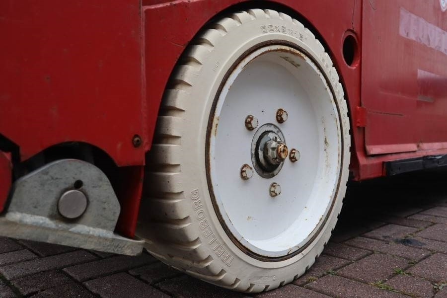 رافعة هيدروليكية مقصية PB LIFT S225-12ES Electric, 4x2 Drive, 22.5m Working: صورة 12