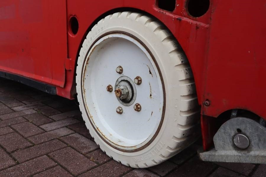 رافعة هيدروليكية مقصية PB LIFT S225-12ES Electric, 4x2 Drive, 22.5m Working: صورة 13