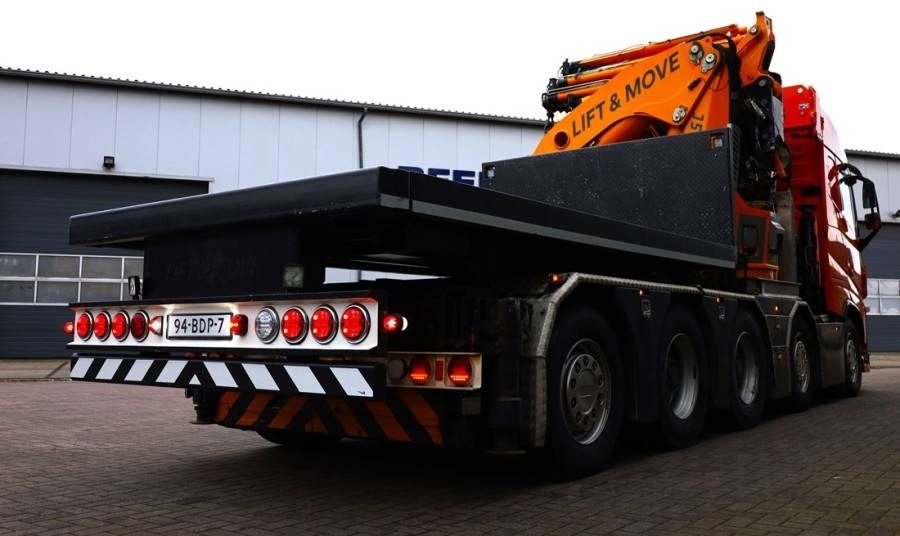 Volvo FH12 With Cormach 135t/m Crane Volvo FH12 10x4 Wit - رافعة لجميع التضاريس: صورة 2 Volvo FH12 With Cormach 135t/m Crane Volvo FH12 10x4 Wit - رافعة لجميع التضاريس: صورة 2