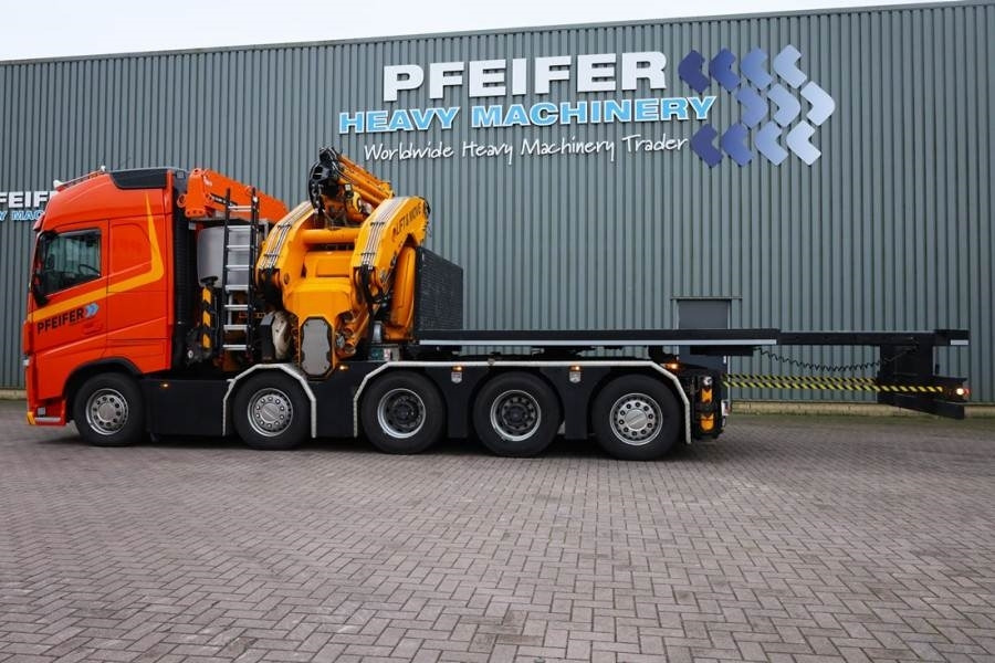 Volvo FH12 With Cormach 135t/m Crane Volvo FH12 10x4 Wit - رافعة لجميع التضاريس: صورة 3 Volvo FH12 With Cormach 135t/m Crane Volvo FH12 10x4 Wit - رافعة لجميع التضاريس: صورة 3