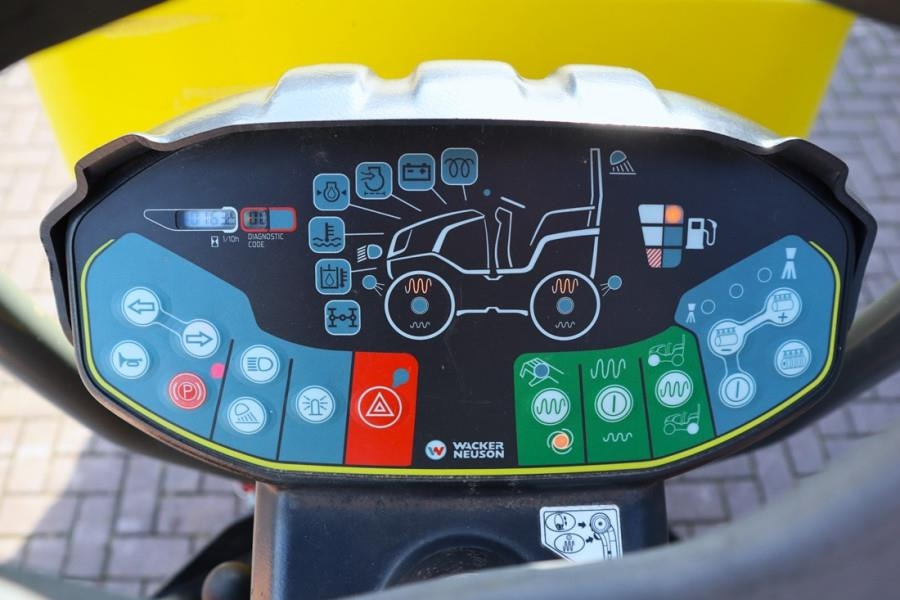 Wacker Neuson RD28-120 Diesel, Front And Rear Vibrating Smooth D - مدحلة اسفلت: صورة 4 Wacker Neuson RD28-120 Diesel, Front And Rear Vibrating Smooth D - مدحلة اسفلت: صورة 4