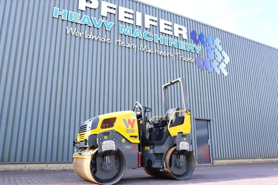Wacker Neuson RD28-120 Diesel, Front And Rear Vibrating Smooth D - مدحلة اسفلت: صورة 1 Wacker Neuson RD28-120 Diesel, Front And Rear Vibrating Smooth D - مدحلة اسفلت: صورة 1
