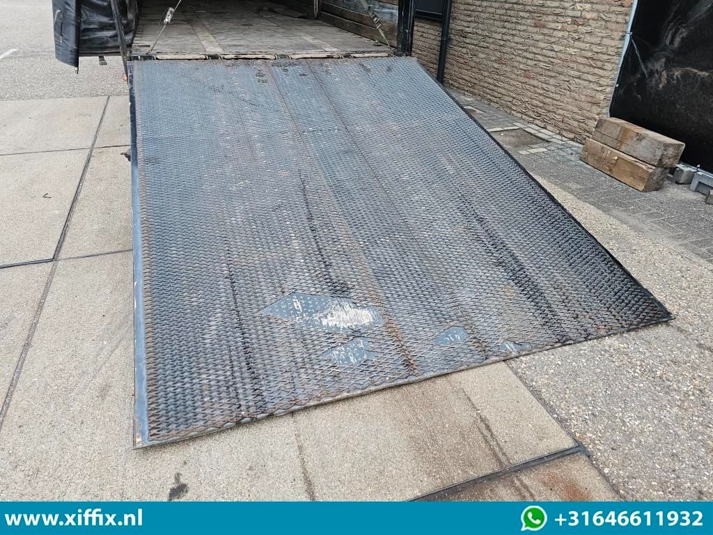 Wiese 3-ass. Semi dieplader met huifopbouw / Wiese 9 tons laadklep - عربة منخفضة مسطحة نصف مقطورة: صورة 5 Wiese 3-ass. Semi dieplader met huifopbouw / Wiese 9 tons laadklep - عربة منخفضة مسطحة نصف مقطورة: صورة 5