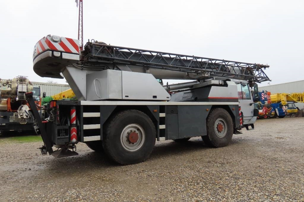 Liebherr LTM 1030/2  - رافعة لجميع التضاريس: صورة 3 Liebherr LTM 1030/2  - رافعة لجميع التضاريس: صورة 3