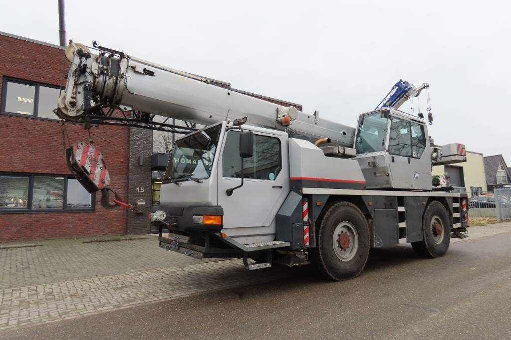Liebherr LTM 1030/2  - رافعة لجميع التضاريس: صورة 1 Liebherr LTM 1030/2  - رافعة لجميع التضاريس: صورة 1