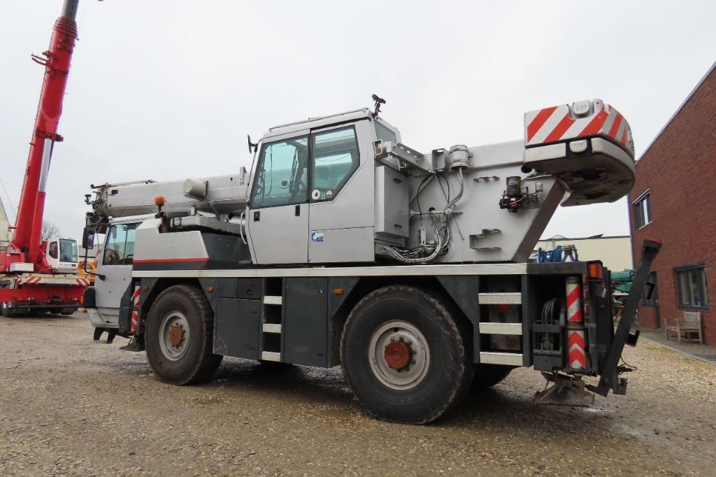 Liebherr LTM 1030/2  - رافعة لجميع التضاريس: صورة 4 Liebherr LTM 1030/2  - رافعة لجميع التضاريس: صورة 4