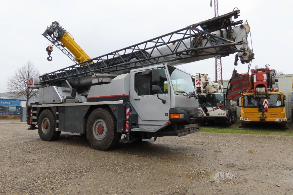 Liebherr LTM 1030/2  - رافعة لجميع التضاريس: صورة 2 Liebherr LTM 1030/2  - رافعة لجميع التضاريس: صورة 2