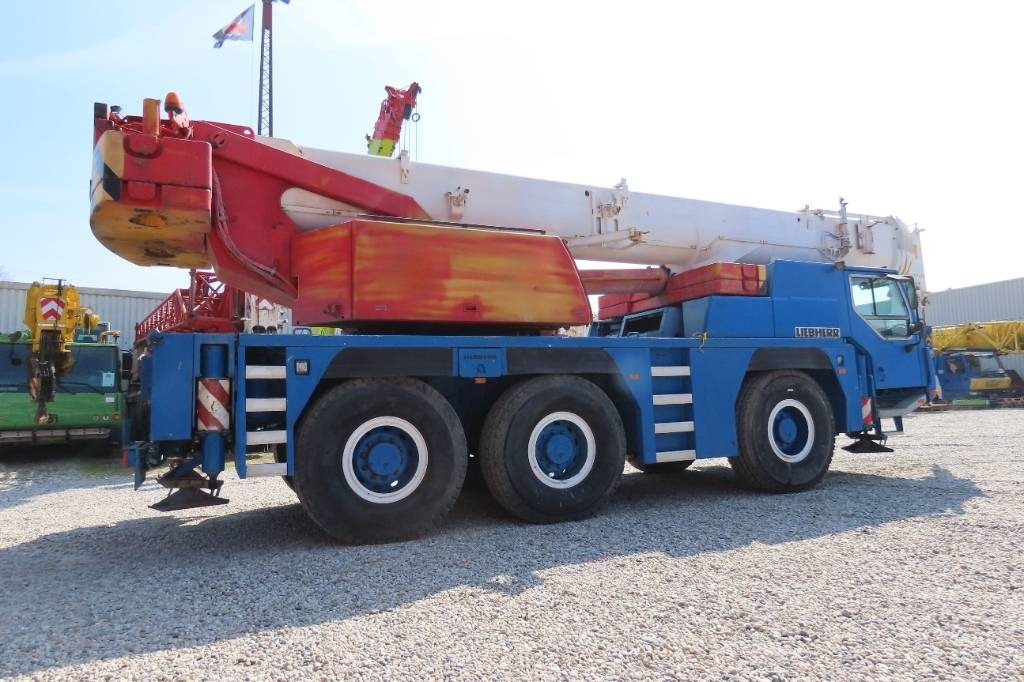 Liebherr LTM 1055-1  - رافعة لجميع التضاريس: صورة 3 Liebherr LTM 1055-1  - رافعة لجميع التضاريس: صورة 3