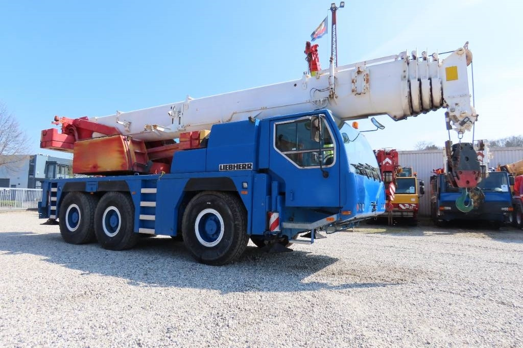 Liebherr LTM 1055-1  - رافعة لجميع التضاريس: صورة 2 Liebherr LTM 1055-1  - رافعة لجميع التضاريس: صورة 2