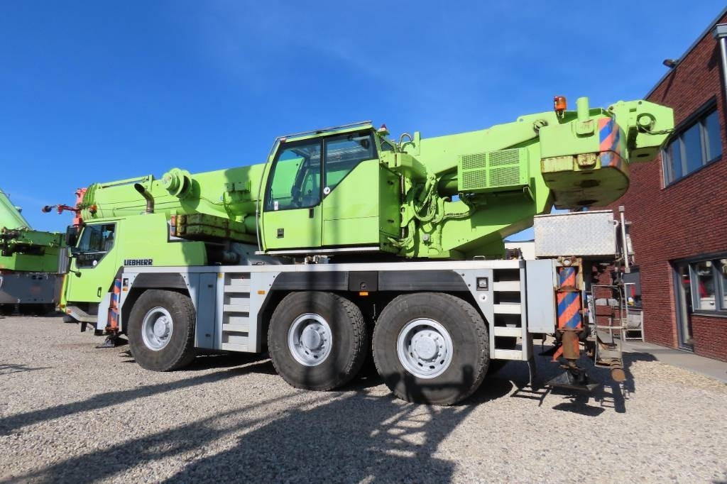 Liebherr LTM 1055-3.2  - رافعة لجميع التضاريس: صورة 4 Liebherr LTM 1055-3.2  - رافعة لجميع التضاريس: صورة 4