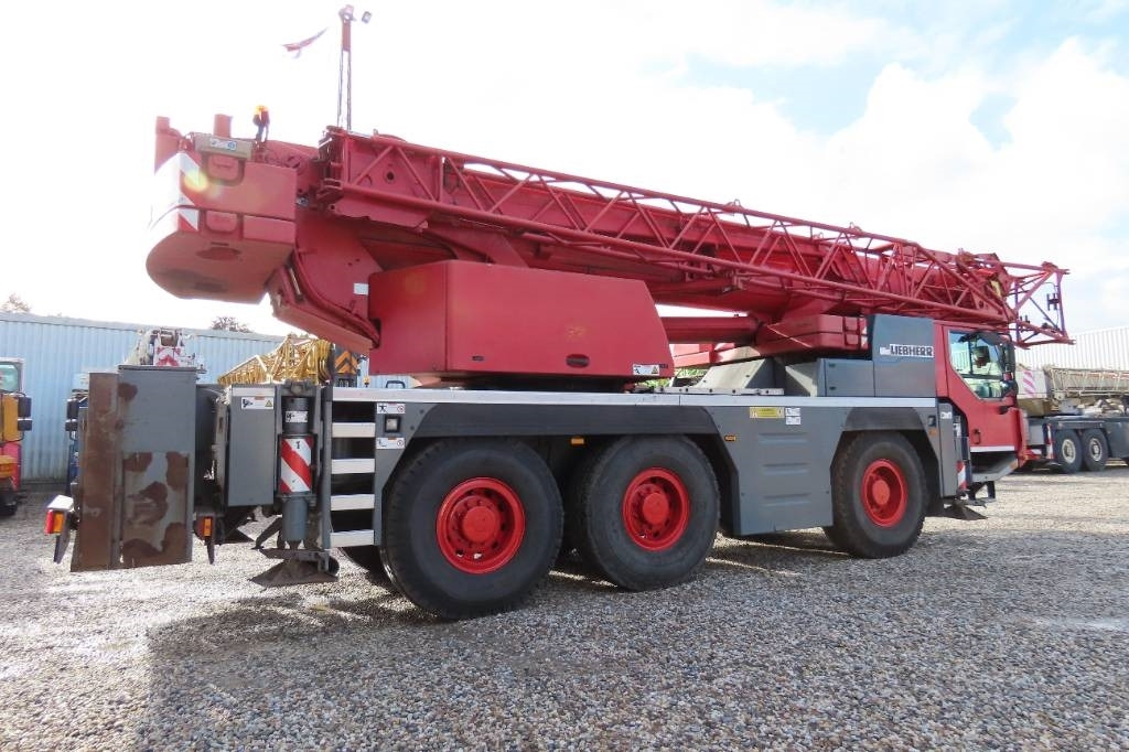 Liebherr LTM 1055-3.2 - رافعة لجميع التضاريس: صورة 3 Liebherr LTM 1055-3.2 - رافعة لجميع التضاريس: صورة 3