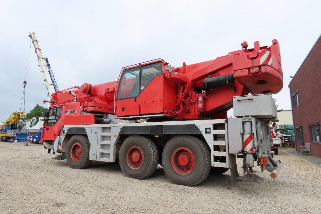 Liebherr LTM 1055-3.2 - رافعة لجميع التضاريس: صورة 4 Liebherr LTM 1055-3.2 - رافعة لجميع التضاريس: صورة 4