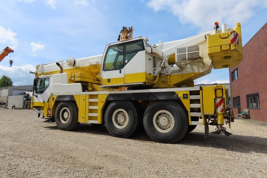 Liebherr LTM 1055-3.2  - رافعة لجميع التضاريس: صورة 4 Liebherr LTM 1055-3.2  - رافعة لجميع التضاريس: صورة 4
