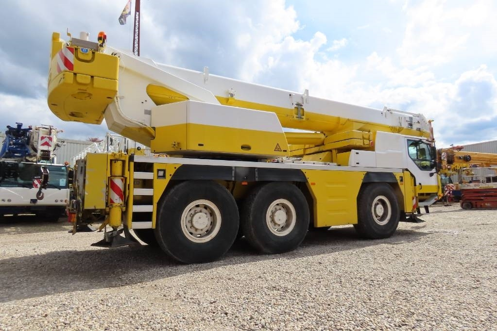 Liebherr LTM 1055-3.2  - رافعة لجميع التضاريس: صورة 3 Liebherr LTM 1055-3.2  - رافعة لجميع التضاريس: صورة 3