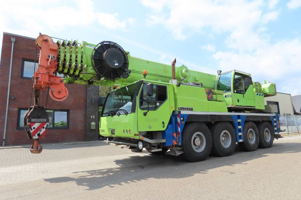 Liebherr LTM 1070-4.1 - رافعة لجميع التضاريس: صورة 1 Liebherr LTM 1070-4.1 - رافعة لجميع التضاريس: صورة 1