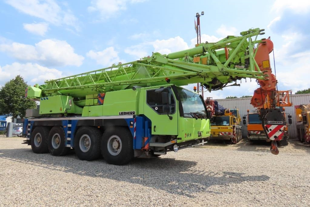 Liebherr LTM 1070-4.1 - رافعة لجميع التضاريس: صورة 2 Liebherr LTM 1070-4.1 - رافعة لجميع التضاريس: صورة 2