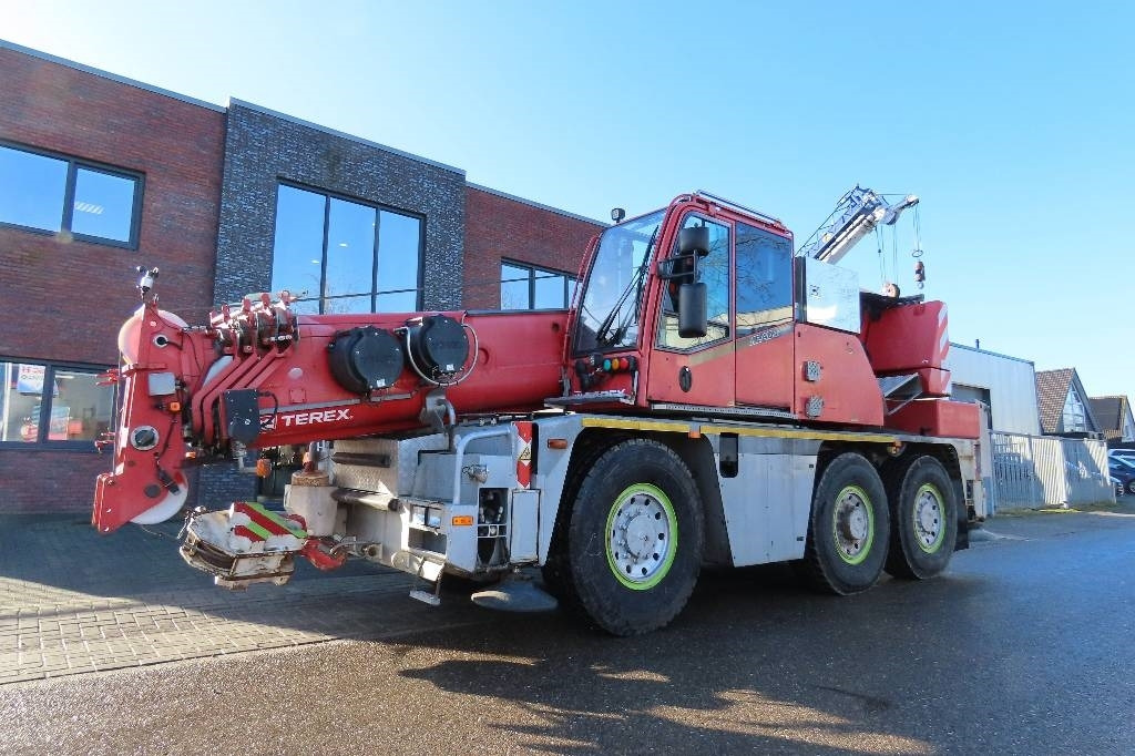 Terex Demag AC 40 City - رافعة لجميع التضاريس: صورة 1 Terex Demag AC 40 City - رافعة لجميع التضاريس: صورة 1