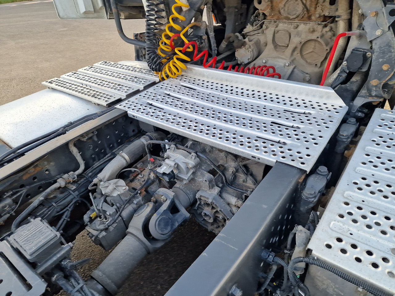 MERCEDES-BENZ Actros 1845 Retarder - وحدة جر: صورة 5 MERCEDES-BENZ Actros 1845 Retarder - وحدة جر: صورة 5