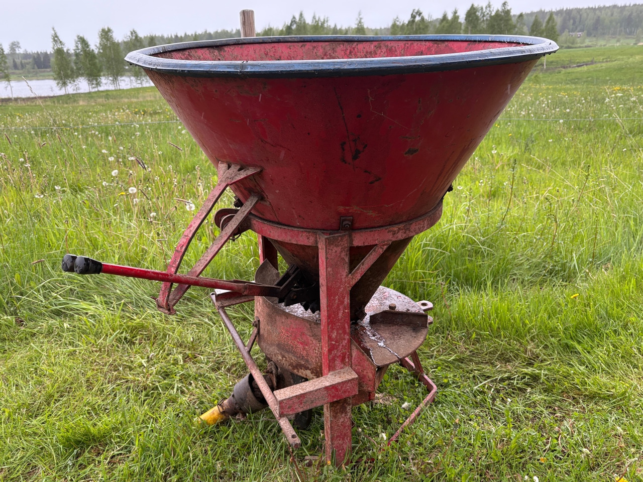 Åkland Superior 250-2 - آلة رش السماد: صورة 1 Åkland Superior 250-2 - آلة رش السماد: صورة 1