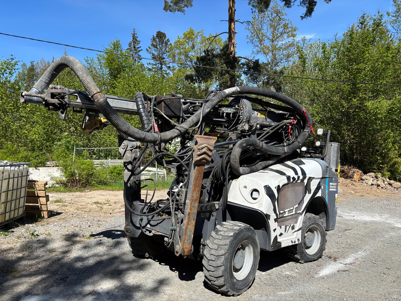 Atlas Copco Flexiroc T20R-01 - برج الحفر: صورة 1 Atlas Copco Flexiroc T20R-01 - برج الحفر: صورة 1