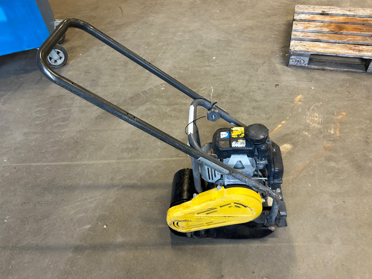 Atlas Copco LF 50 - لوحة اهتزازية: صورة 1 Atlas Copco LF 50 - لوحة اهتزازية: صورة 1