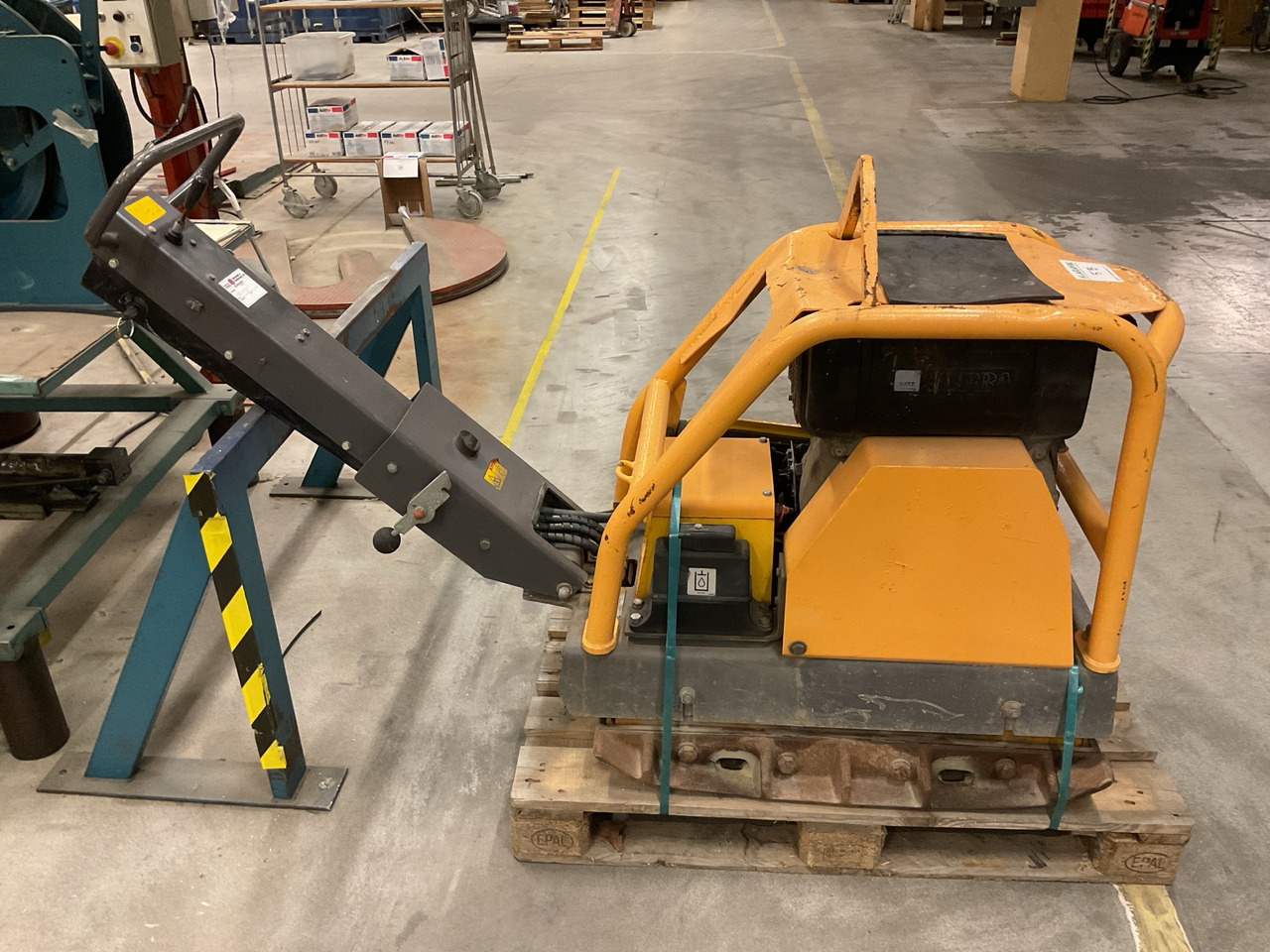 Atlas Copco LG500 - لوحة اهتزازية: صورة 1 Atlas Copco LG500 - لوحة اهتزازية: صورة 1