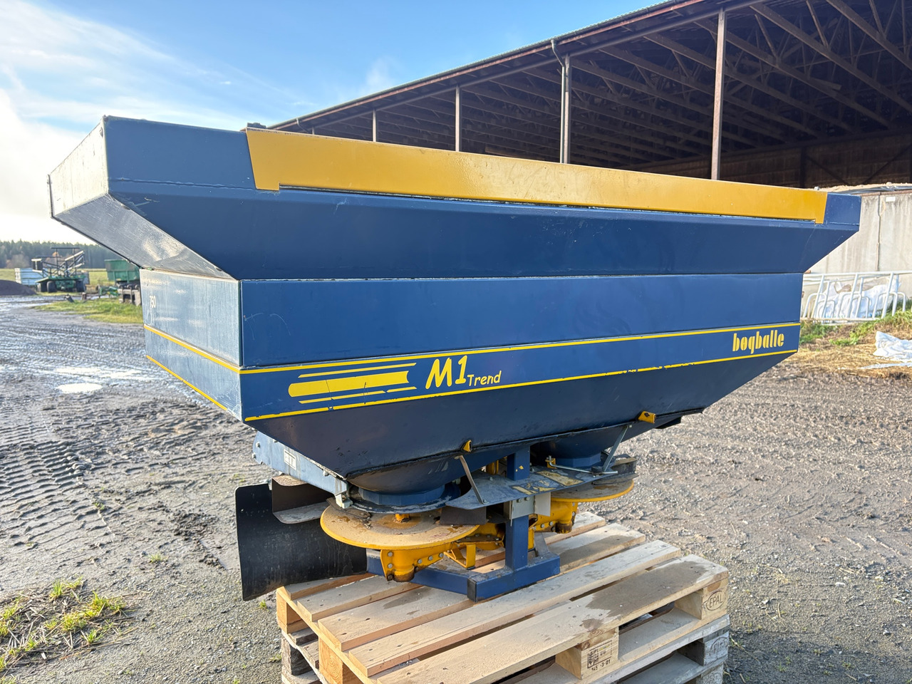 Bogballe M1 Trend - آلة رش السماد: صورة 1 Bogballe M1 Trend - آلة رش السماد: صورة 1