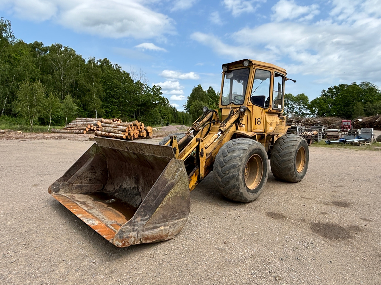 CAT 910 - اللودر بعجل: صورة 1 CAT 910 - اللودر بعجل: صورة 1