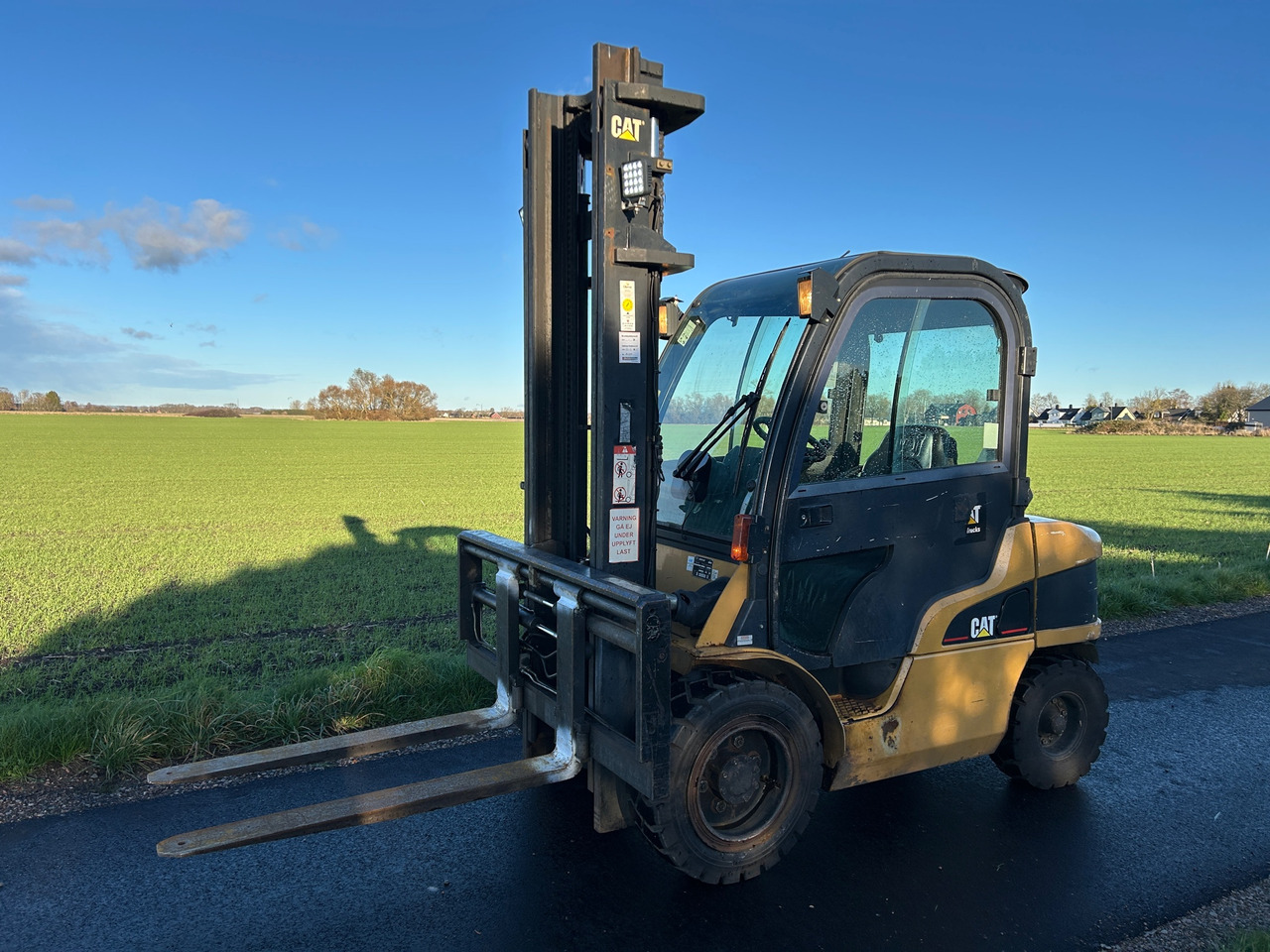 CAT DP30N - معدات المناولة: صورة 1 CAT DP30N - معدات المناولة: صورة 1