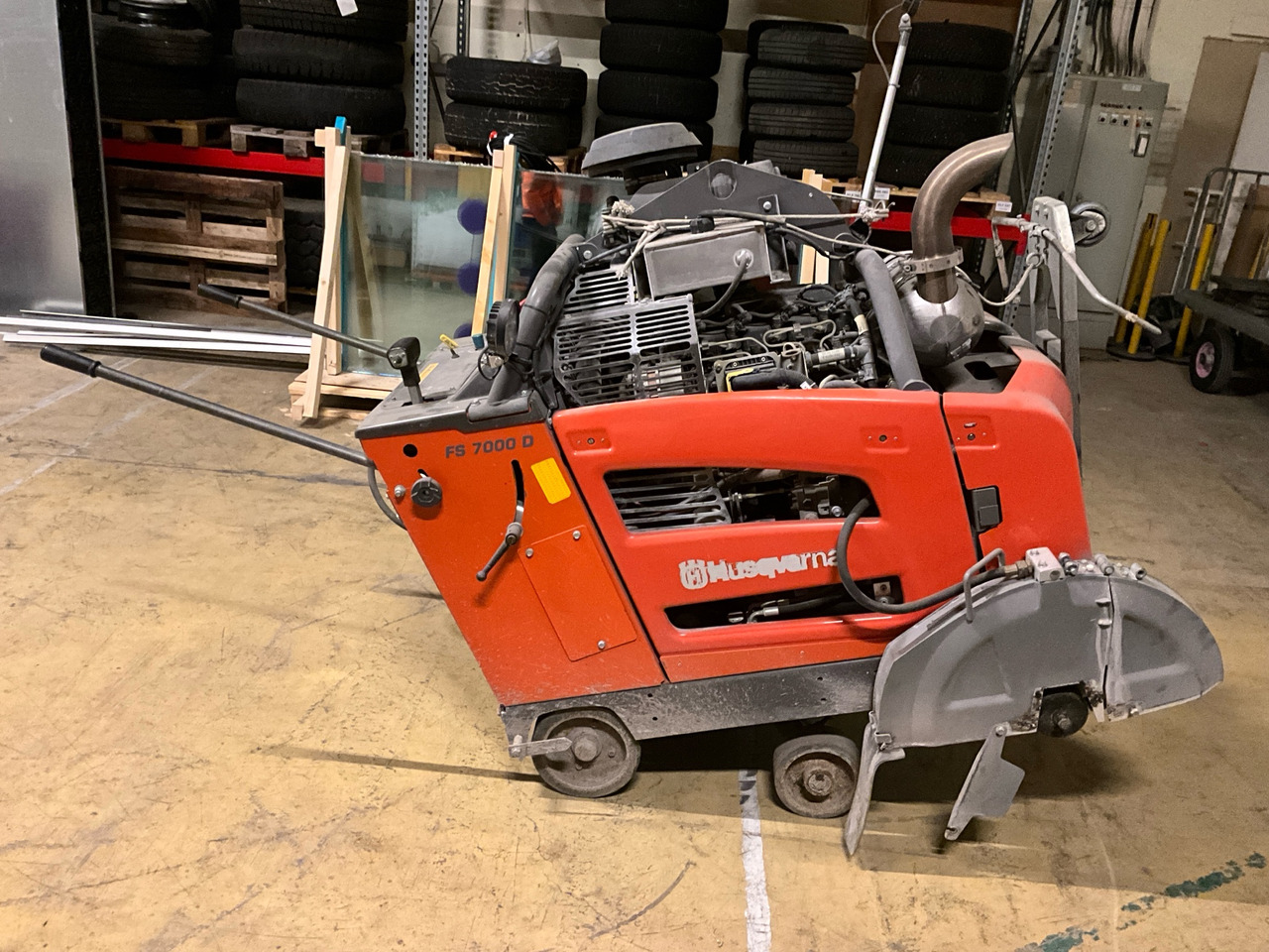 Husqvarna FS 7000 D - معدات البناء: صورة 1 Husqvarna FS 7000 D - معدات البناء: صورة 1