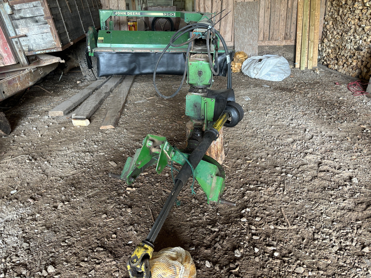 John Deere 1350 - التقطيع جزازة/ ماكينات قطع الحشائش: صورة 1 John Deere 1350 - التقطيع جزازة/ ماكينات قطع الحشائش: صورة 1